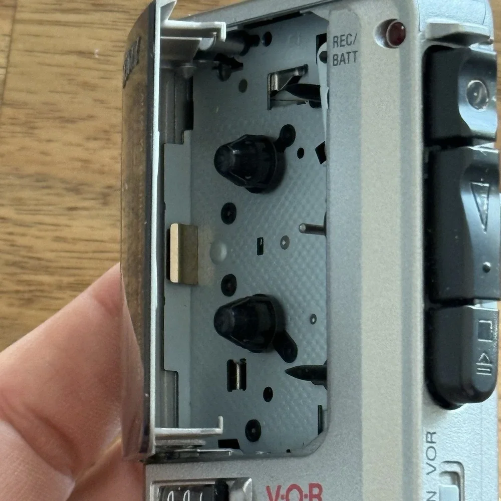 Sony M-570V Microcassette VOR Clear Voice Plus - NEEDS BELT READ!